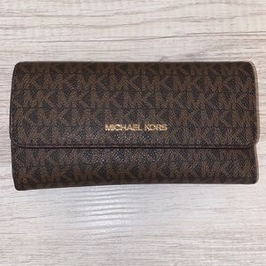 Michale Kors wallet